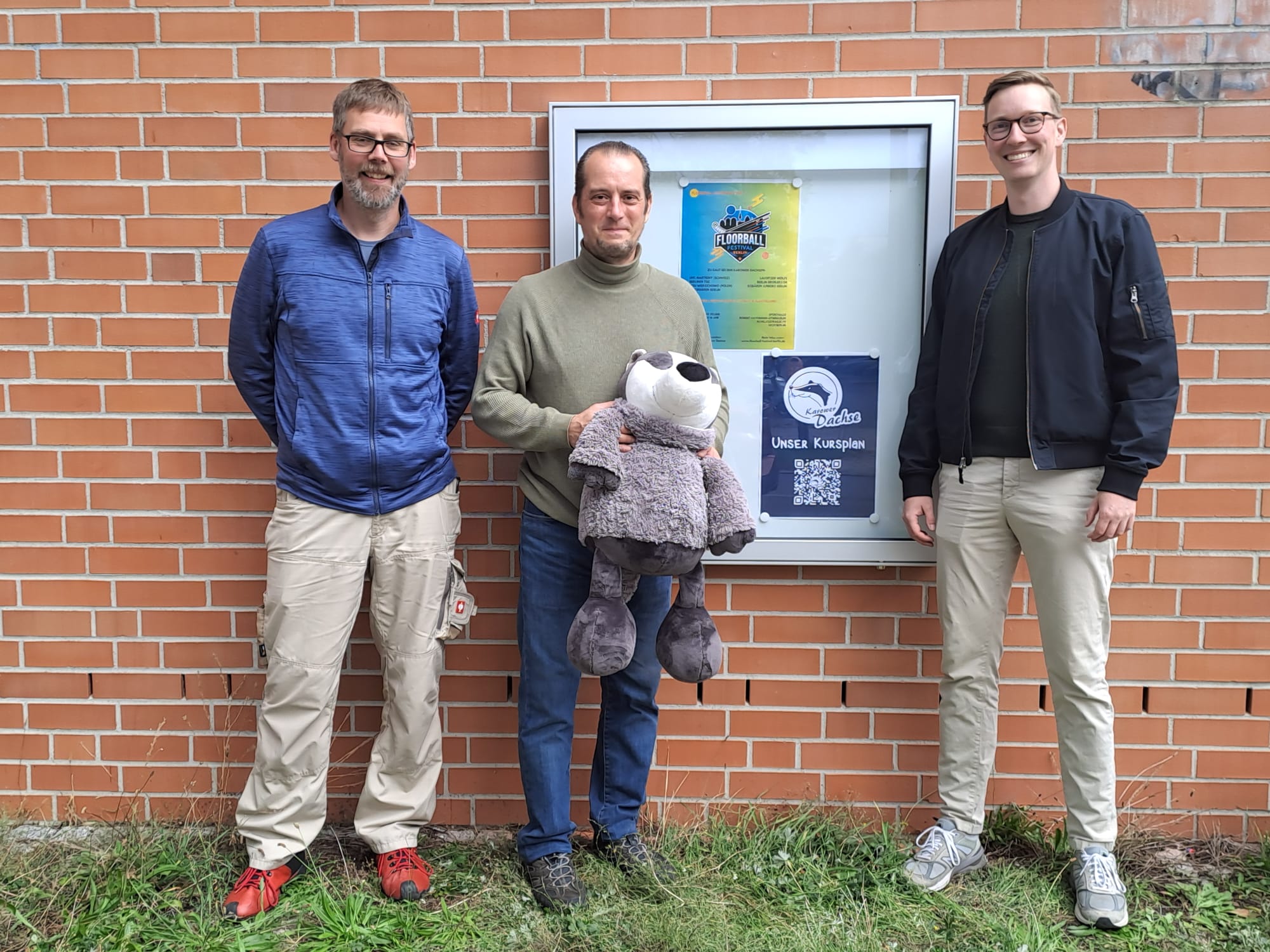 Bildunterschrift: v.l. Mathias Dahlmann (Vorsitzender Karower Dachse e.V.), Johannes Kraft MdA, Manuel Lorfing (Schatzmeister Karower Dachse e.V.);
Bildrechte: Johannes Kraft 
